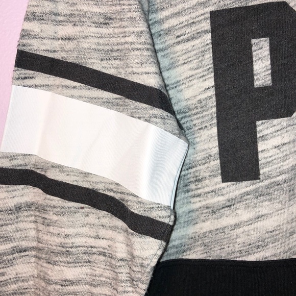 PINK Victoria’s Secret 3/4 Sleeved Shirt - Picture 3 of 4